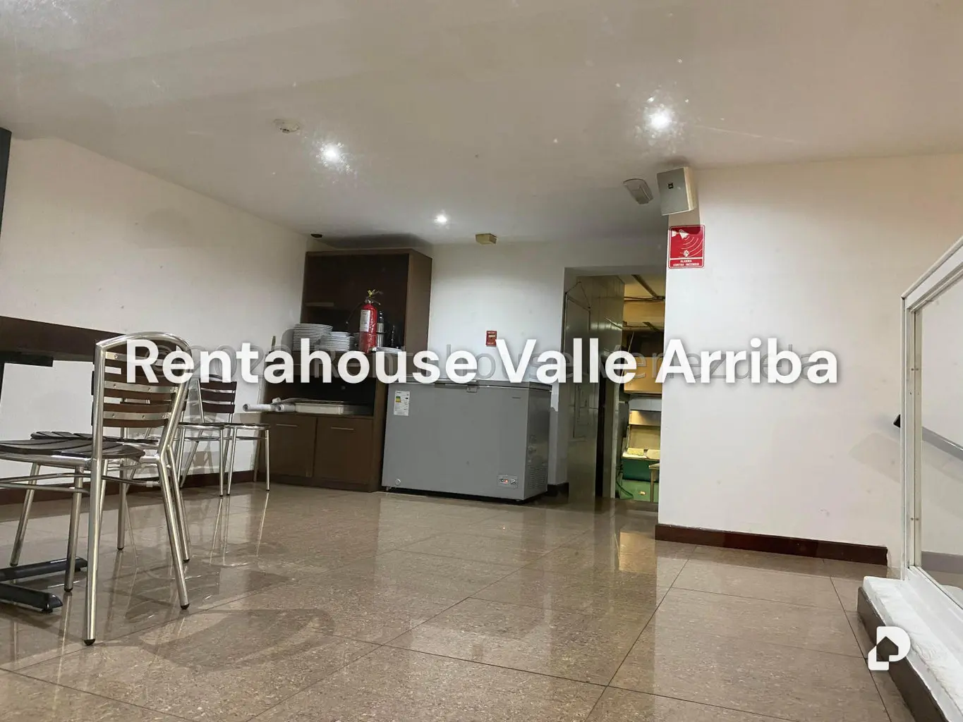 Local comercial en Parroquia La Candelaria, Caracas – 26