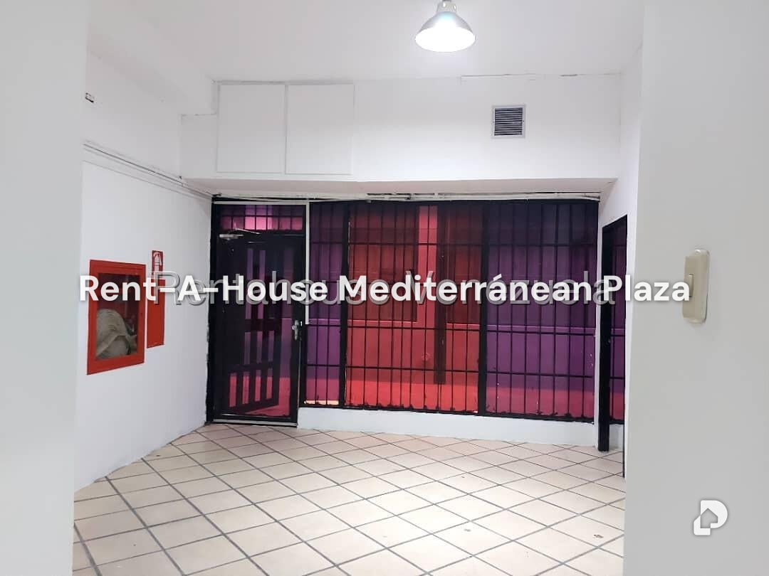 Local comercial en Zona Industrial, Valencia – 4