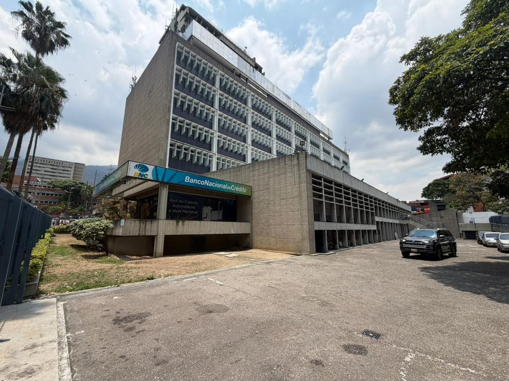 Edificio en San Bernardino, Caracas - 1