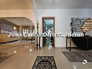 Casa en Cumbres de Curumo, Caracas – 14