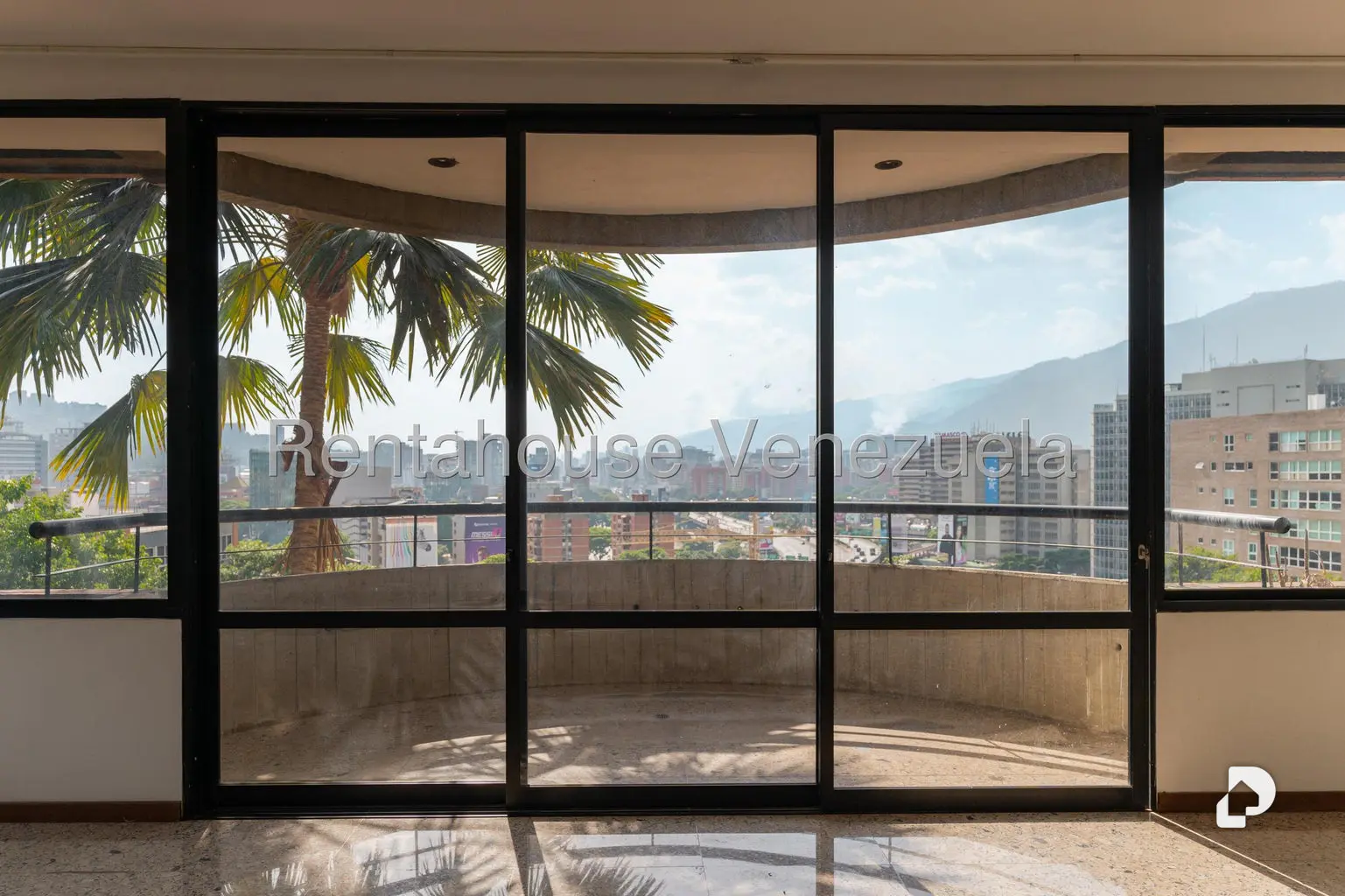 Apartamento en Lomas de Las Mercedes, Caracas – 2