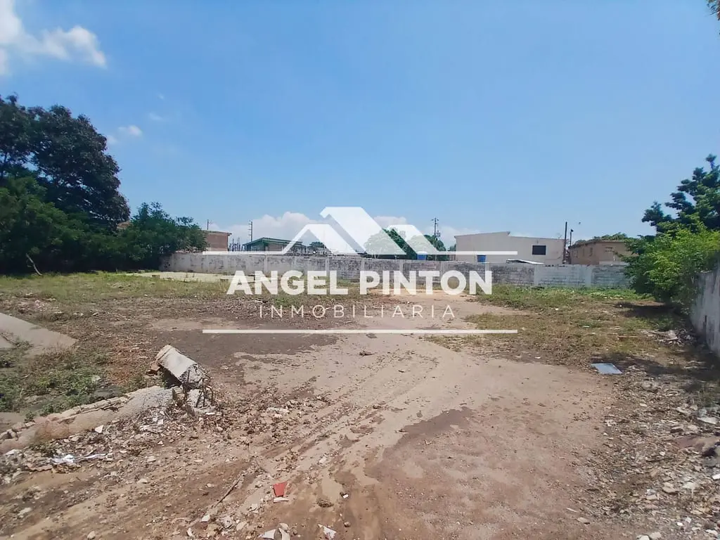 Land in Maracaibo - 1