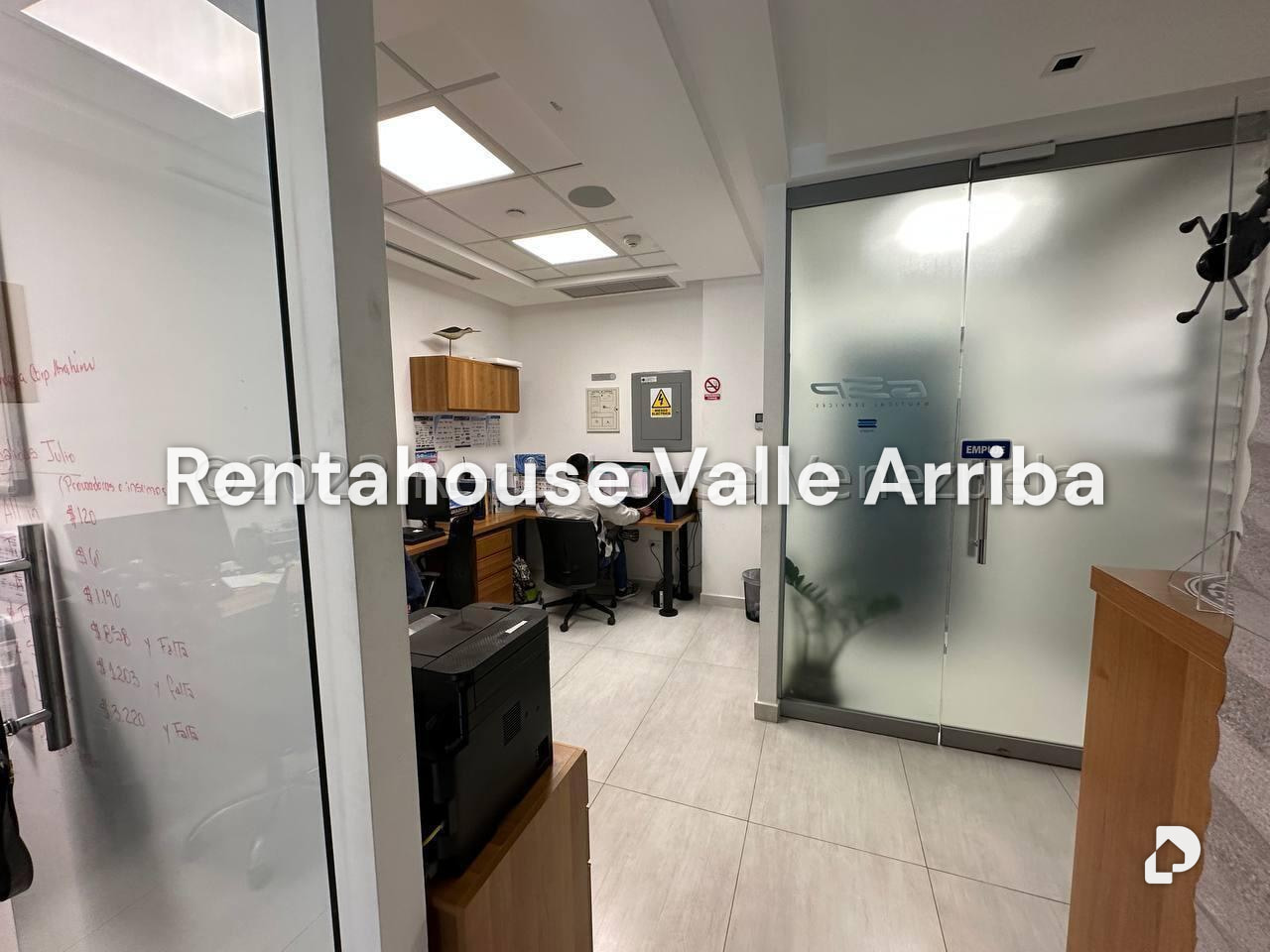 Local comercial en Macaracuay, Caracas – 18