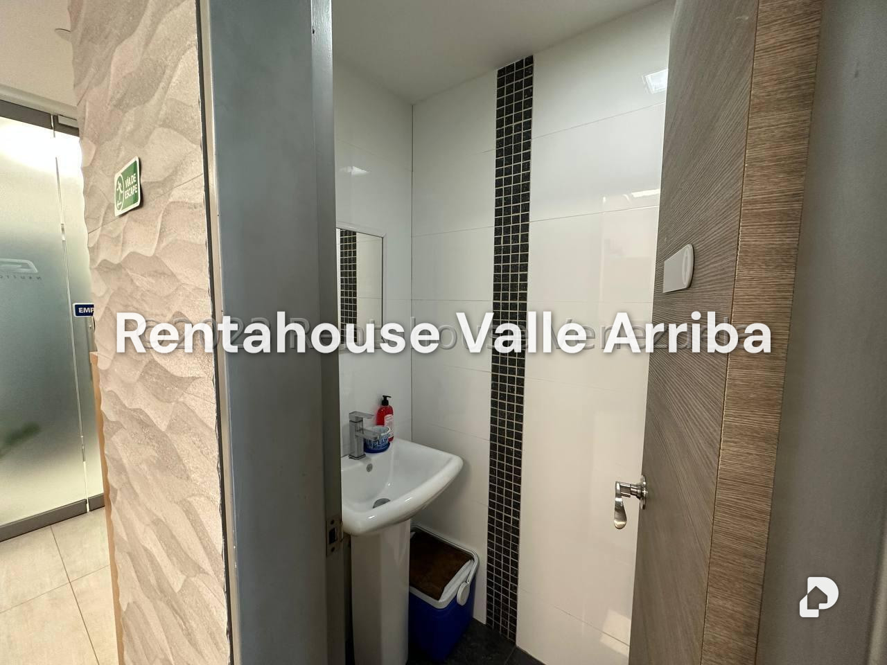 Local comercial en Macaracuay, Caracas – 20