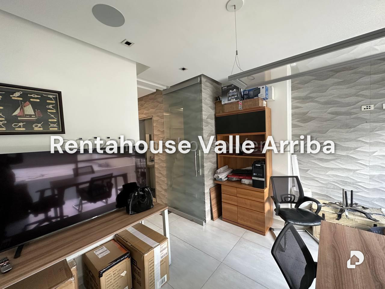 Local comercial en Macaracuay, Caracas – 24