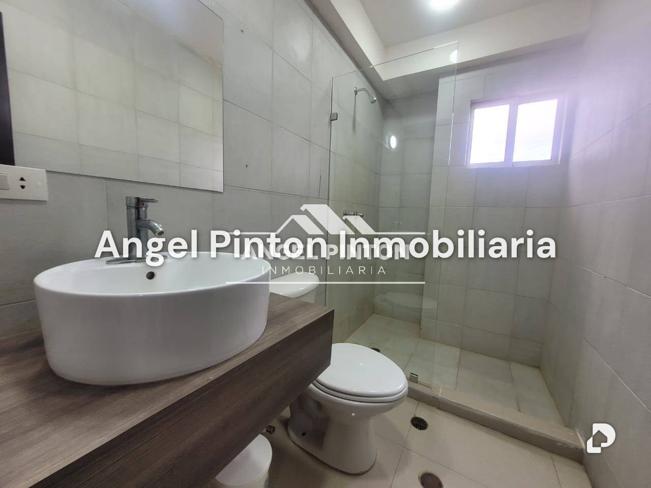 Apartamento en Avenida Cecilio Acosta, Maracaibo – 11