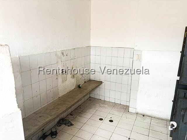 Local comercial en Guaicay, Caracas – 12