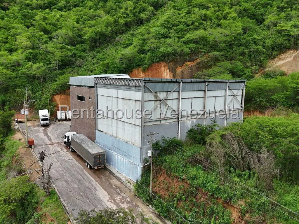 Edificio en Mampote, Guarenas - 1