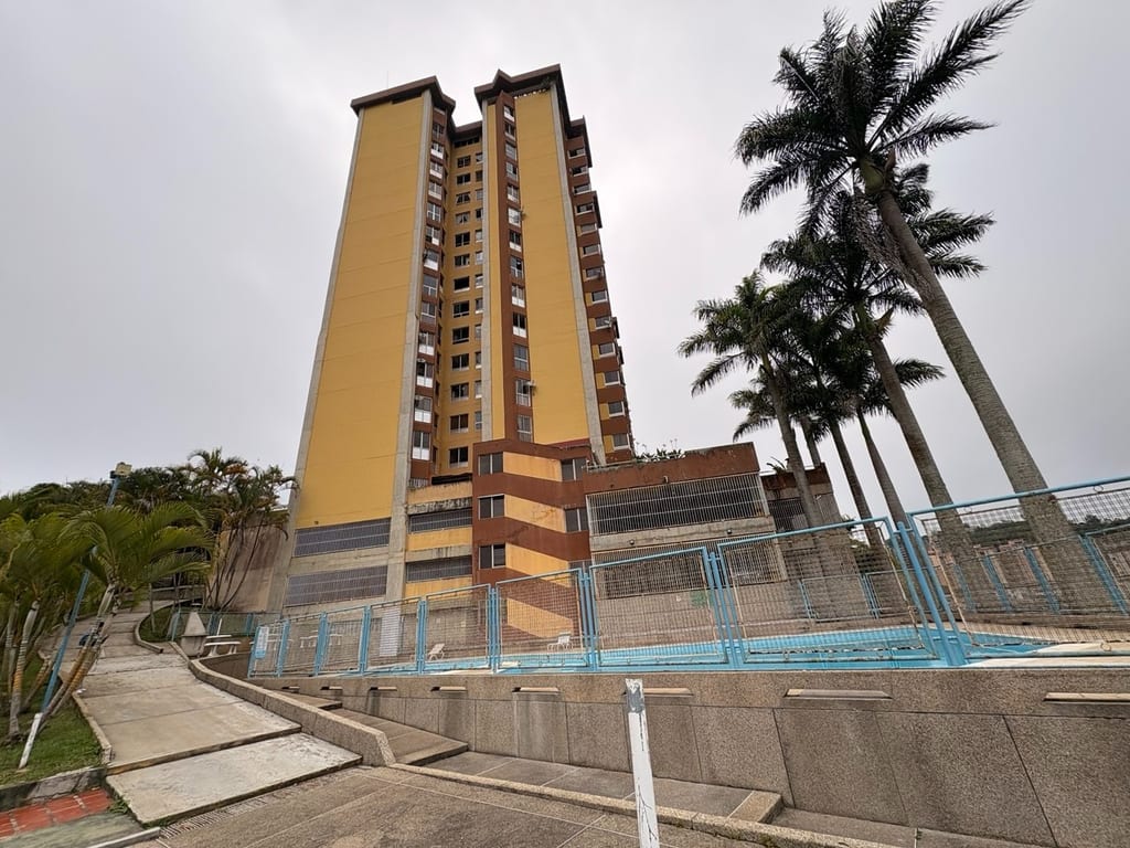 Apartamento en El Picacho, Altos Mirandinos - 1