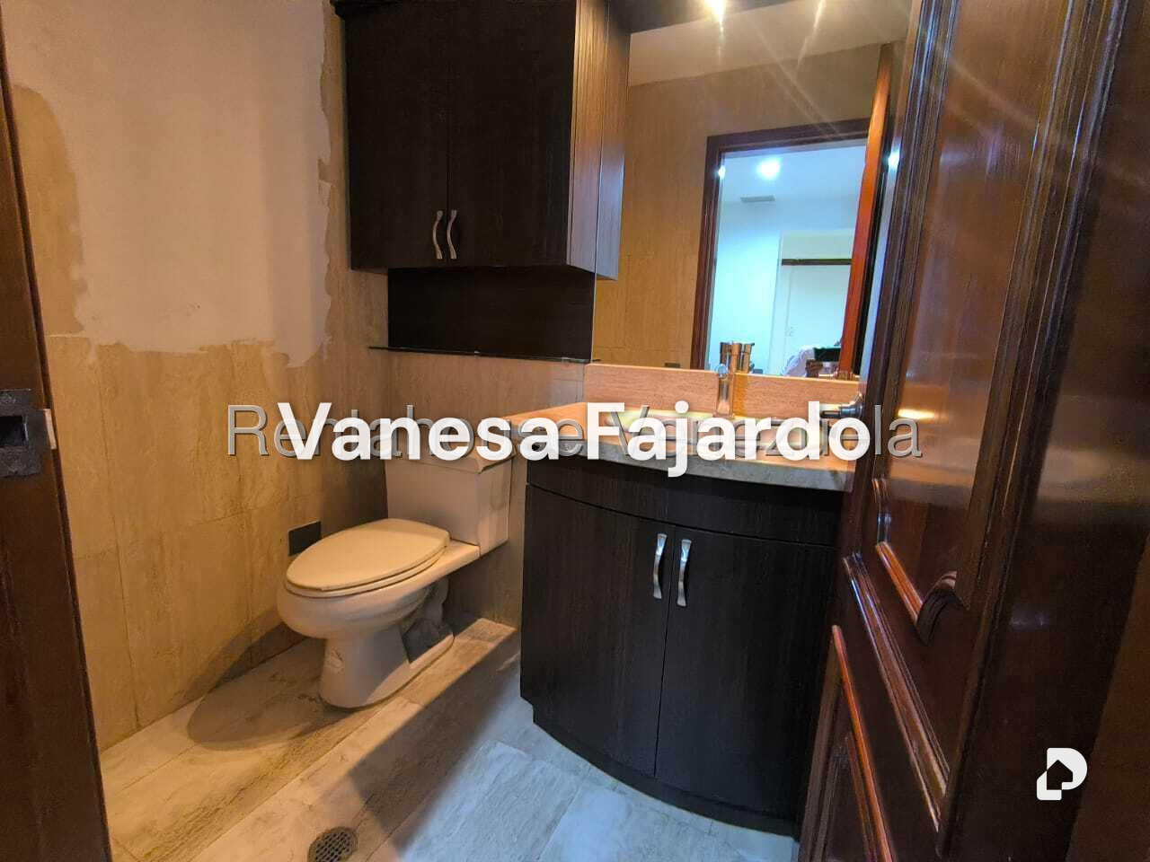 Oficina en El Rosal, Caracas – 19