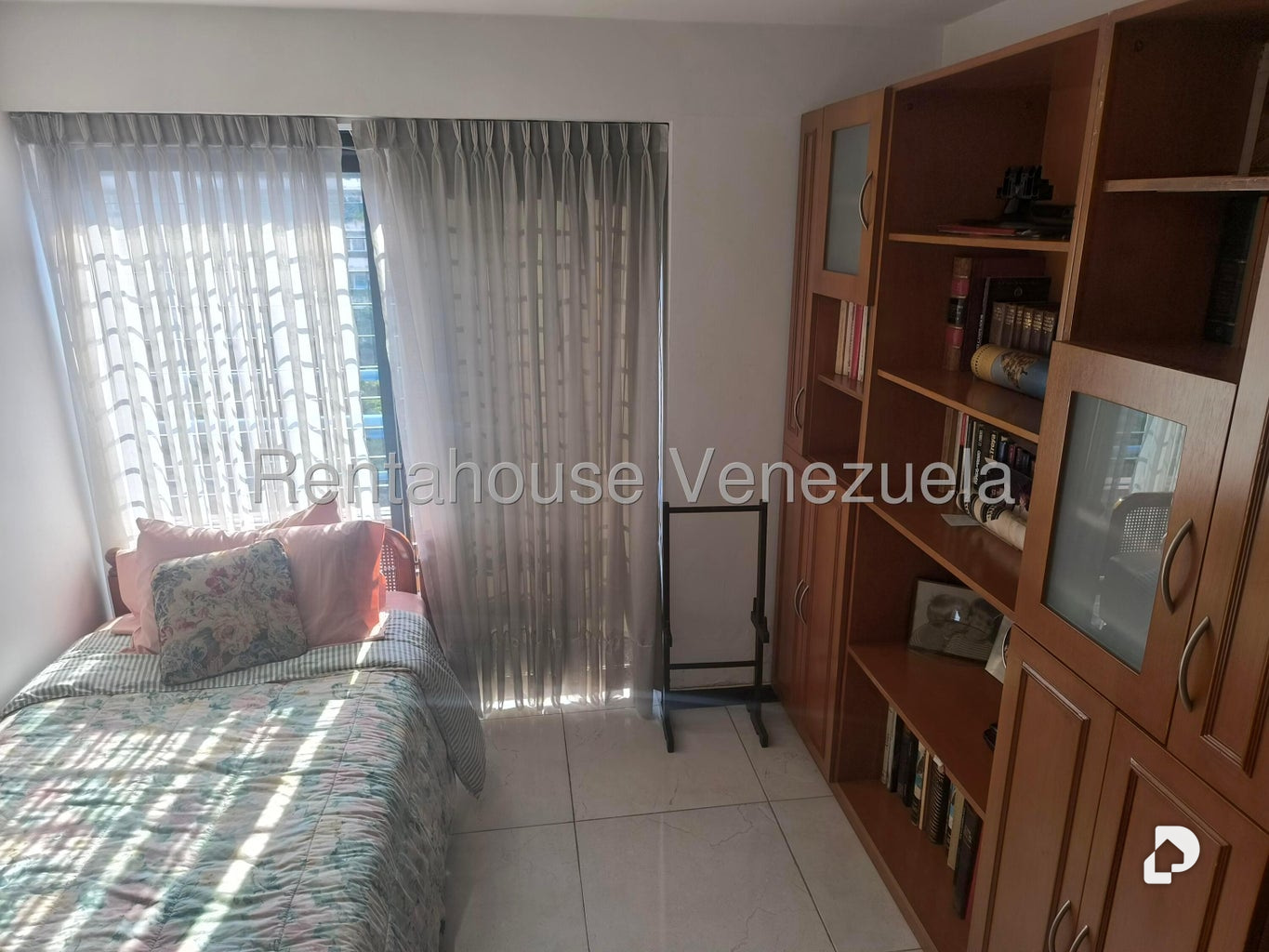 Apartamento en Campo Alegre, Caracas – 28