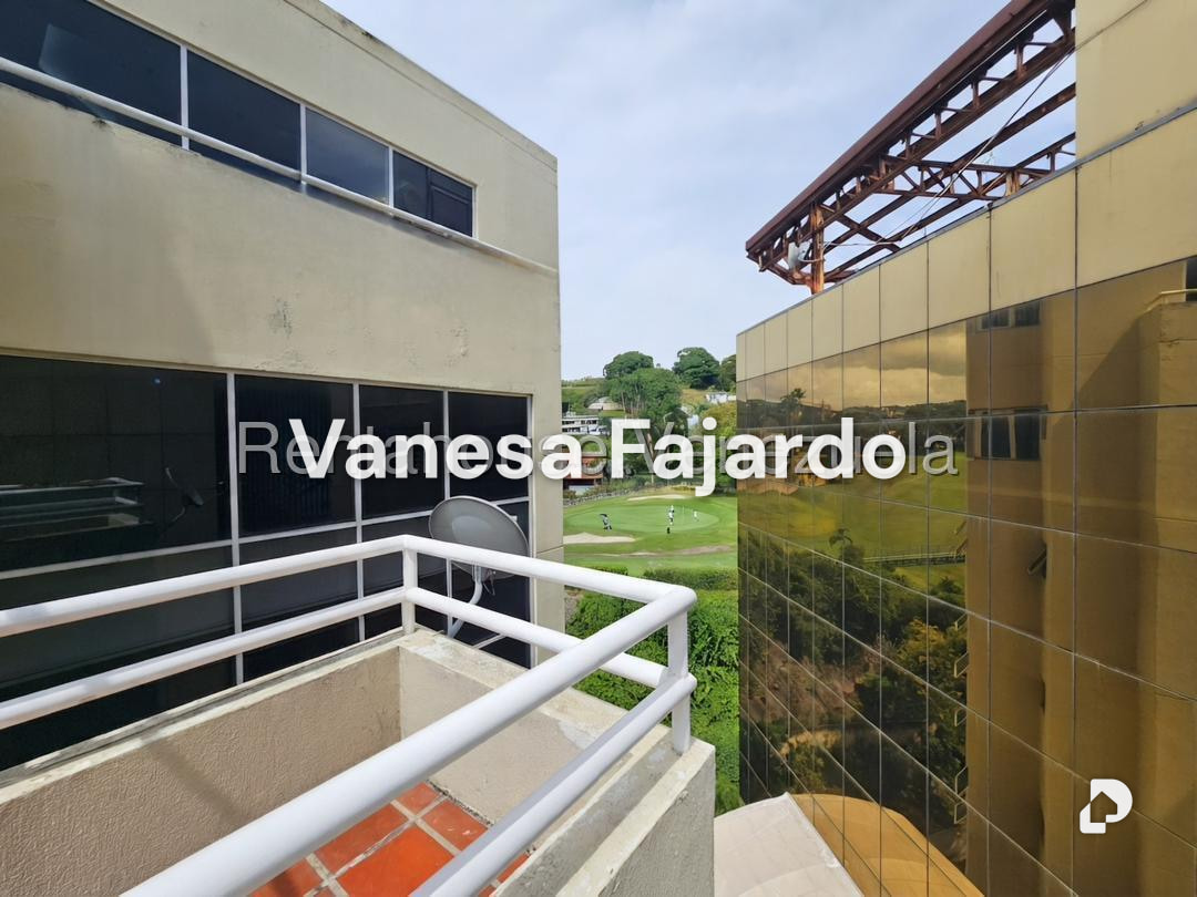 Building in Las Mercedes, Caracas – 25