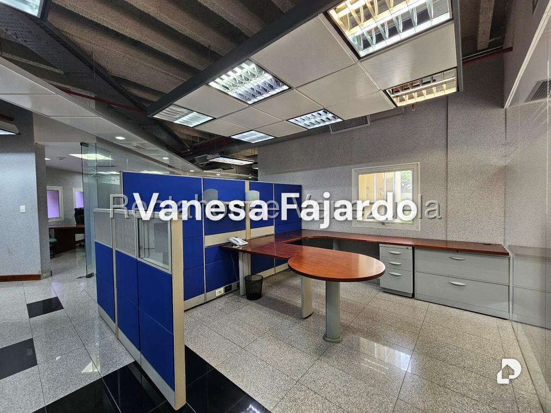 Building in Las Mercedes, Caracas – 16
