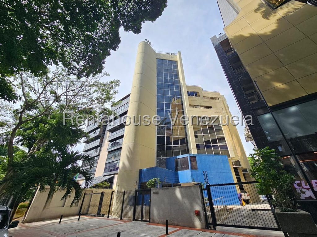 Building in Las Mercedes, Caracas - 1