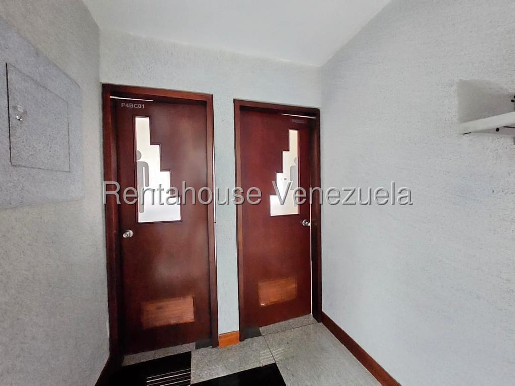 Edificio en Las Mercedes, Caracas