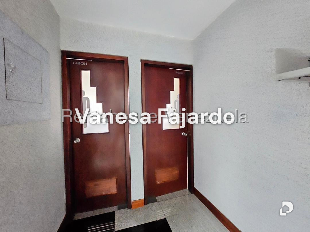 Building in Las Mercedes, Caracas – 20