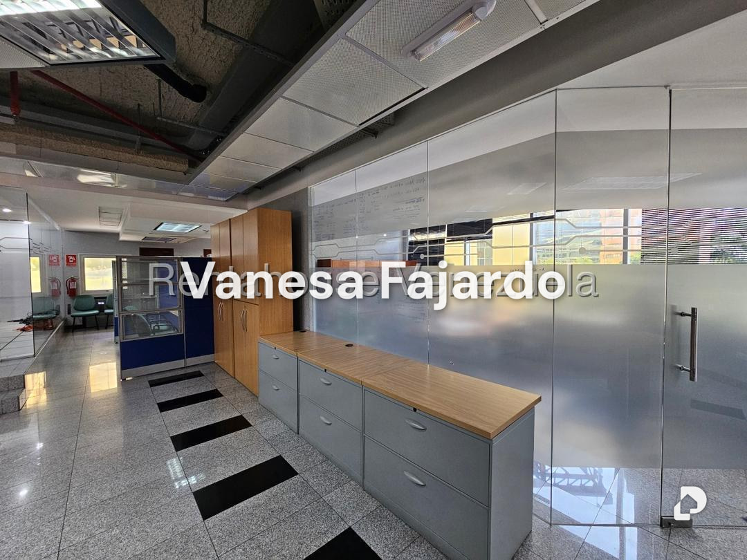 Building in Las Mercedes, Caracas – 2