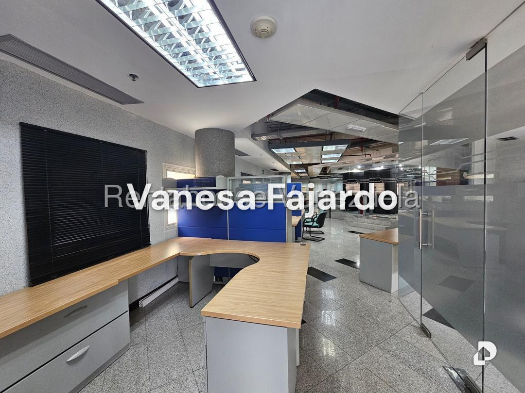 Building in Las Mercedes, Caracas – 11