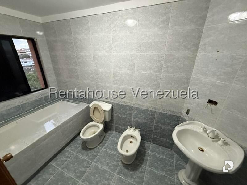 Apartamento en Urbanización Miranda, Caracas – 15