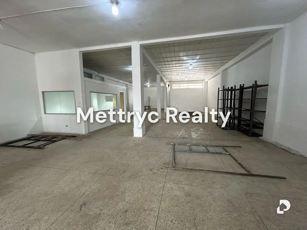 Local comercial en Santa Rosa, Valencia – 1