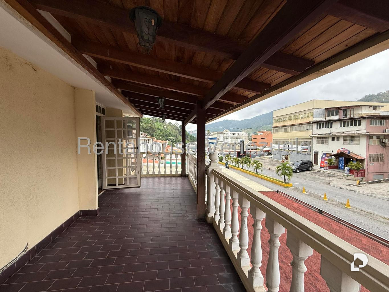 Casa en La Trinidad, Caracas – 23