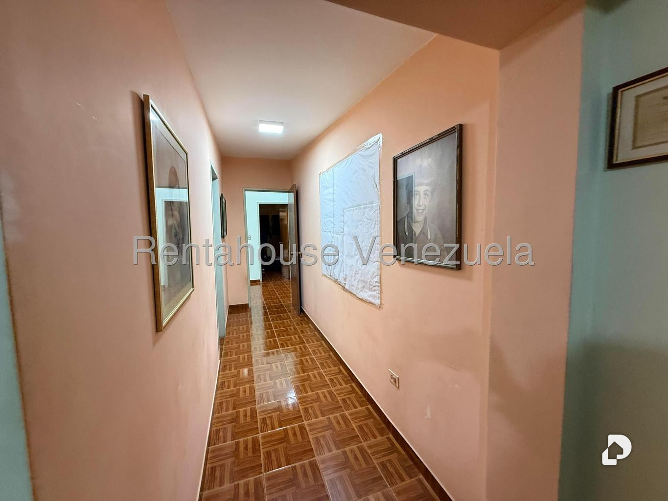 Casa en La Trinidad, Caracas – 28