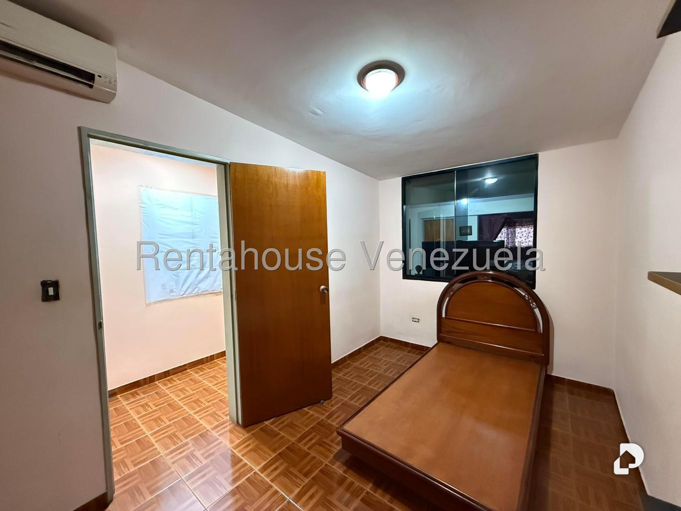 Casa en La Trinidad, Caracas – 30