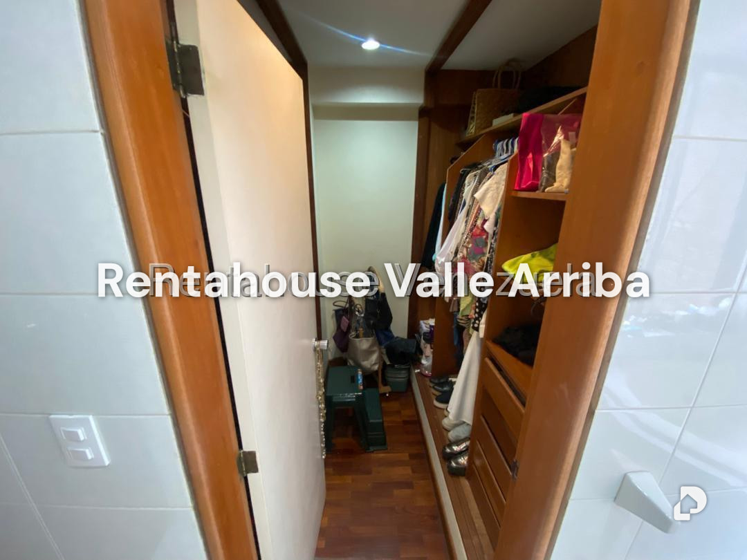 Apartamento en La Florida, Caracas – 24