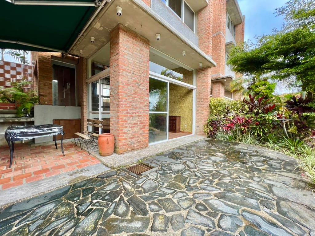 Apartamento en Los Guayabitos, Caracas - 1