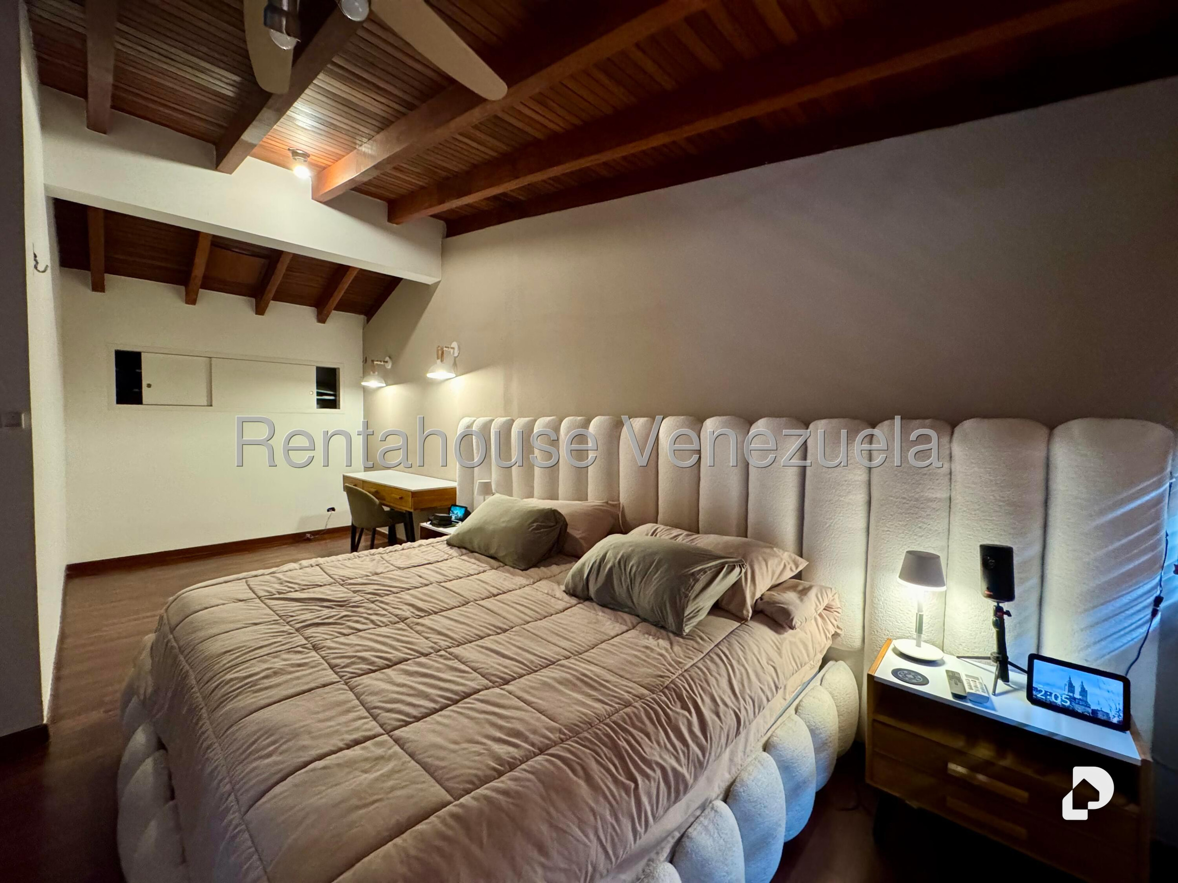 Casa en Alto Prado, Caracas – 26