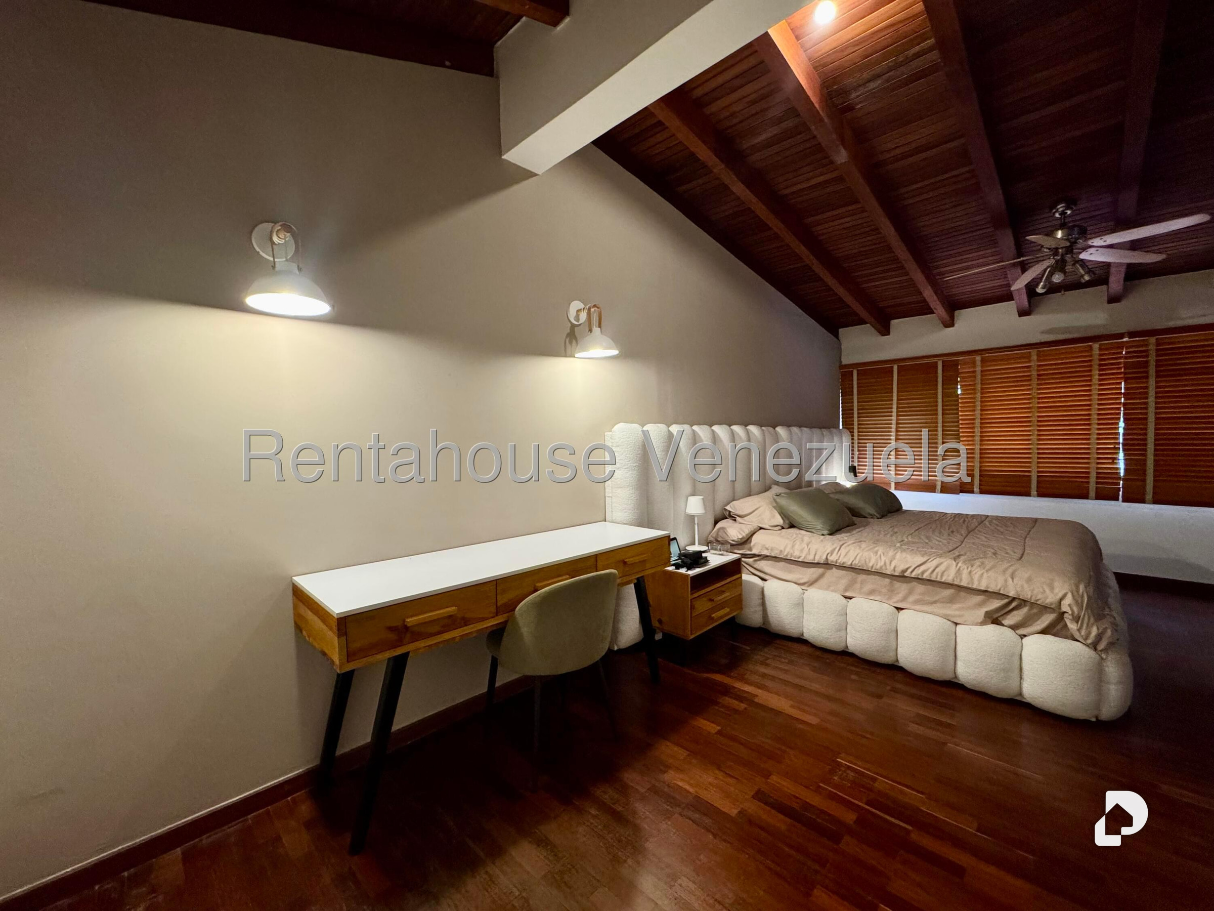 Casa en Alto Prado, Caracas – 27