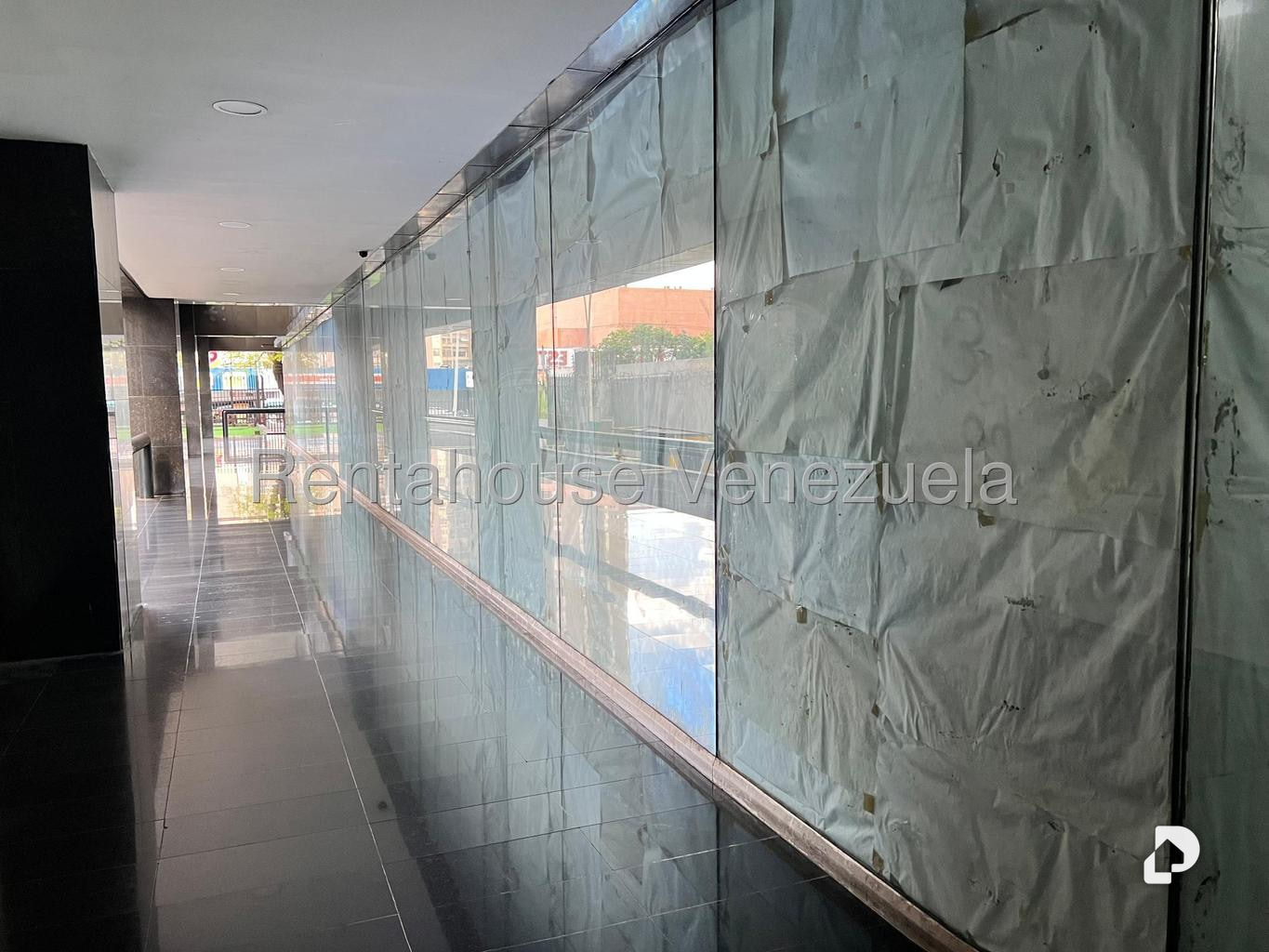 Local comercial en La California Norte, Caracas – 13