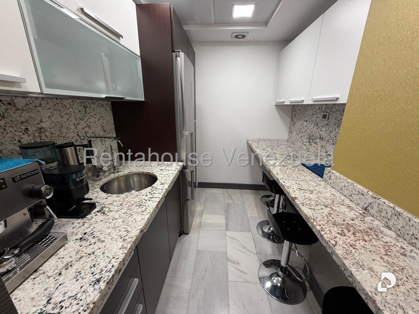 Oficina en Las Mercedes, Caracas – 28
