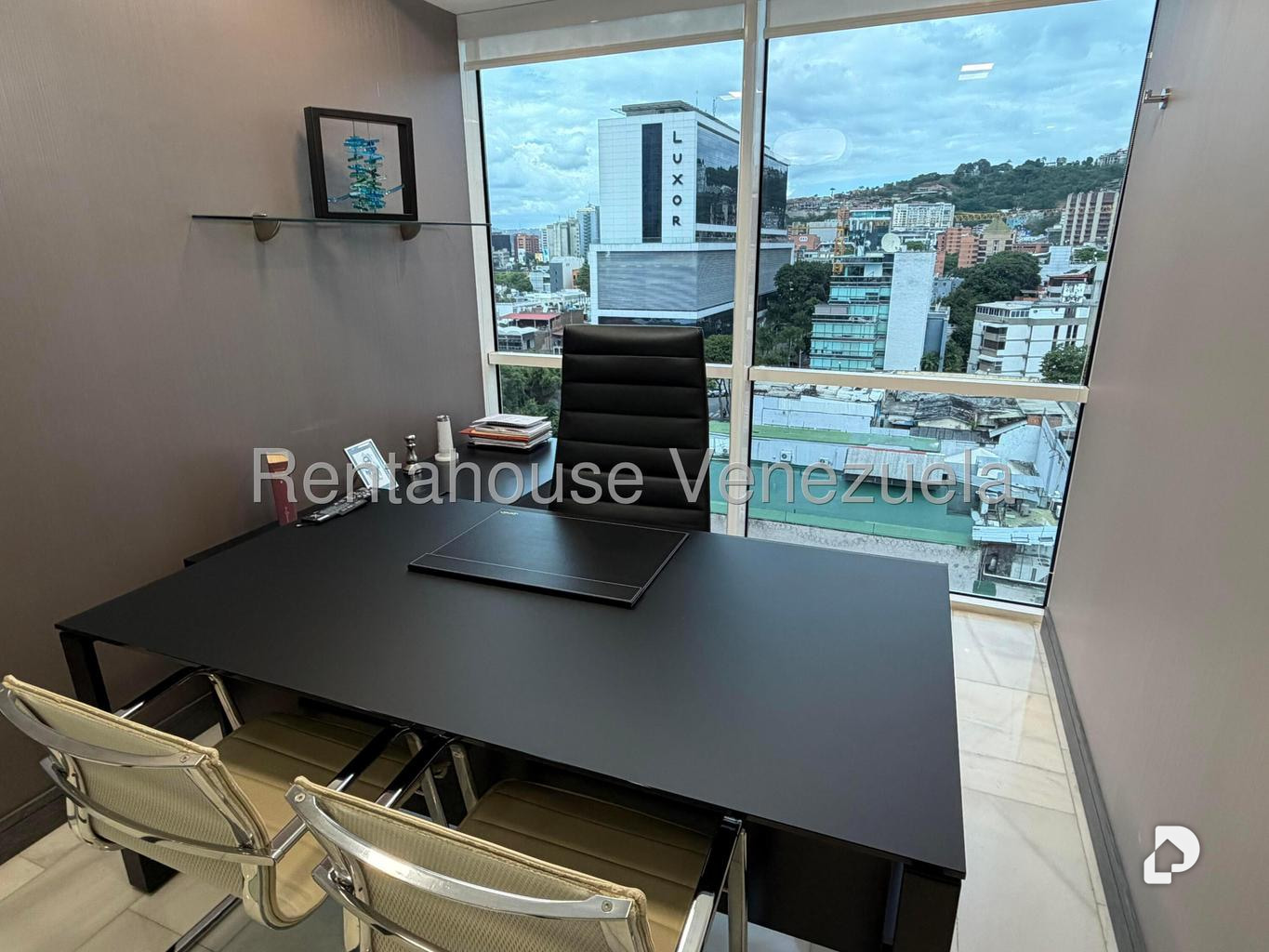 Oficina en Las Mercedes, Caracas – 8