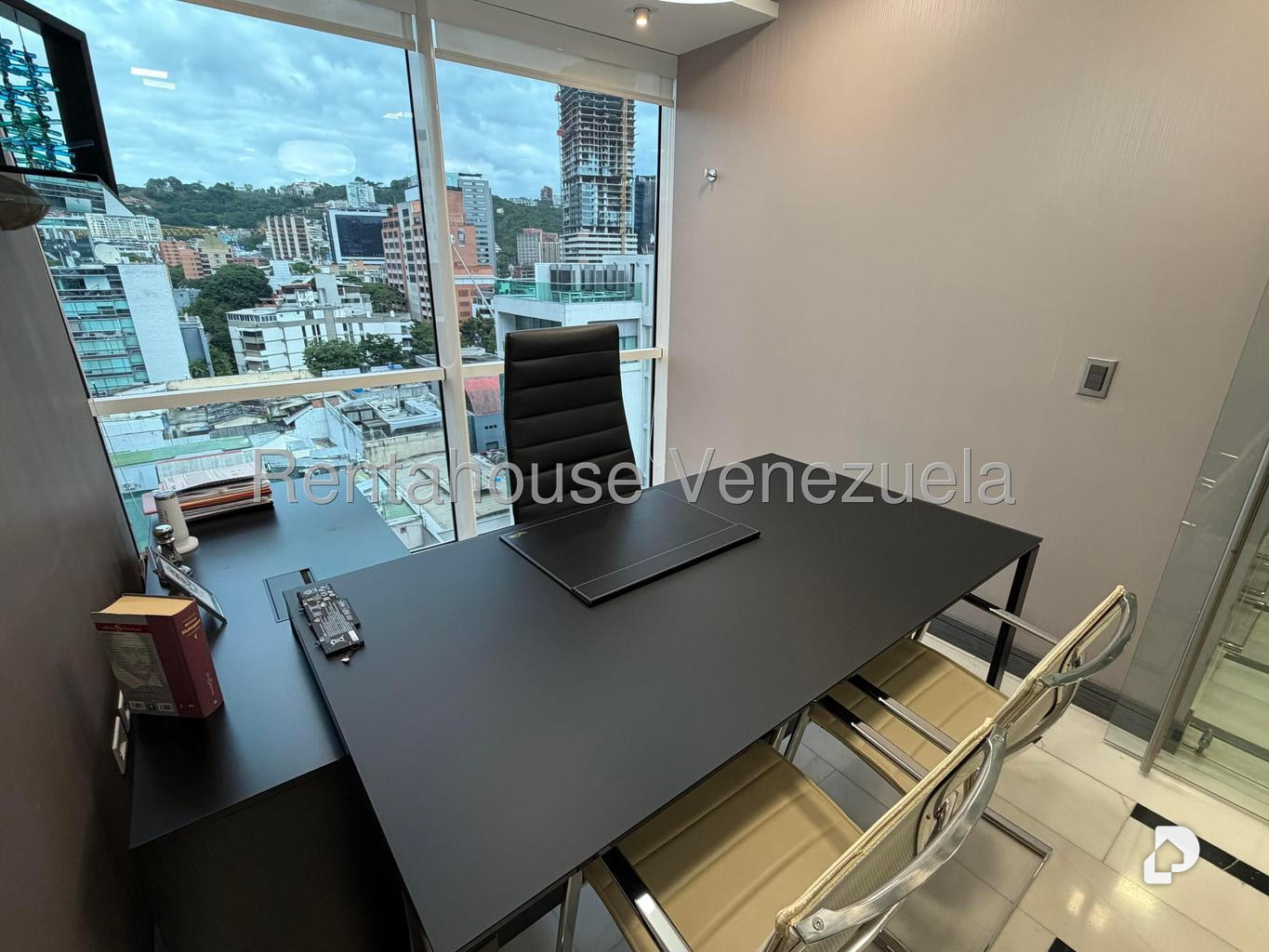Oficina en Las Mercedes, Caracas – 9