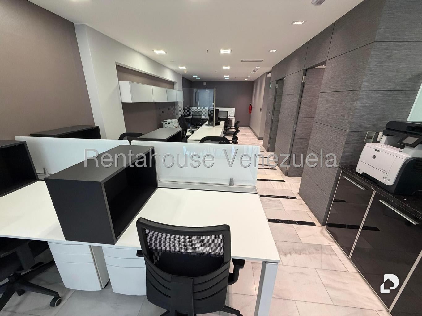 Oficina en Las Mercedes, Caracas – 24