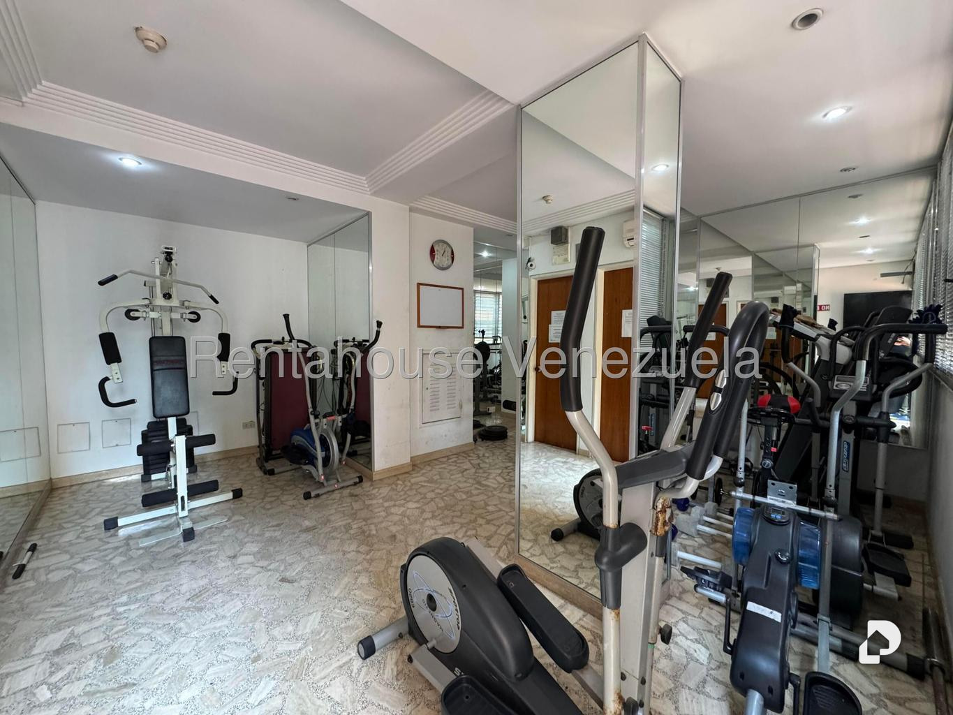 Apartamento en El Rosal, Caracas – 22