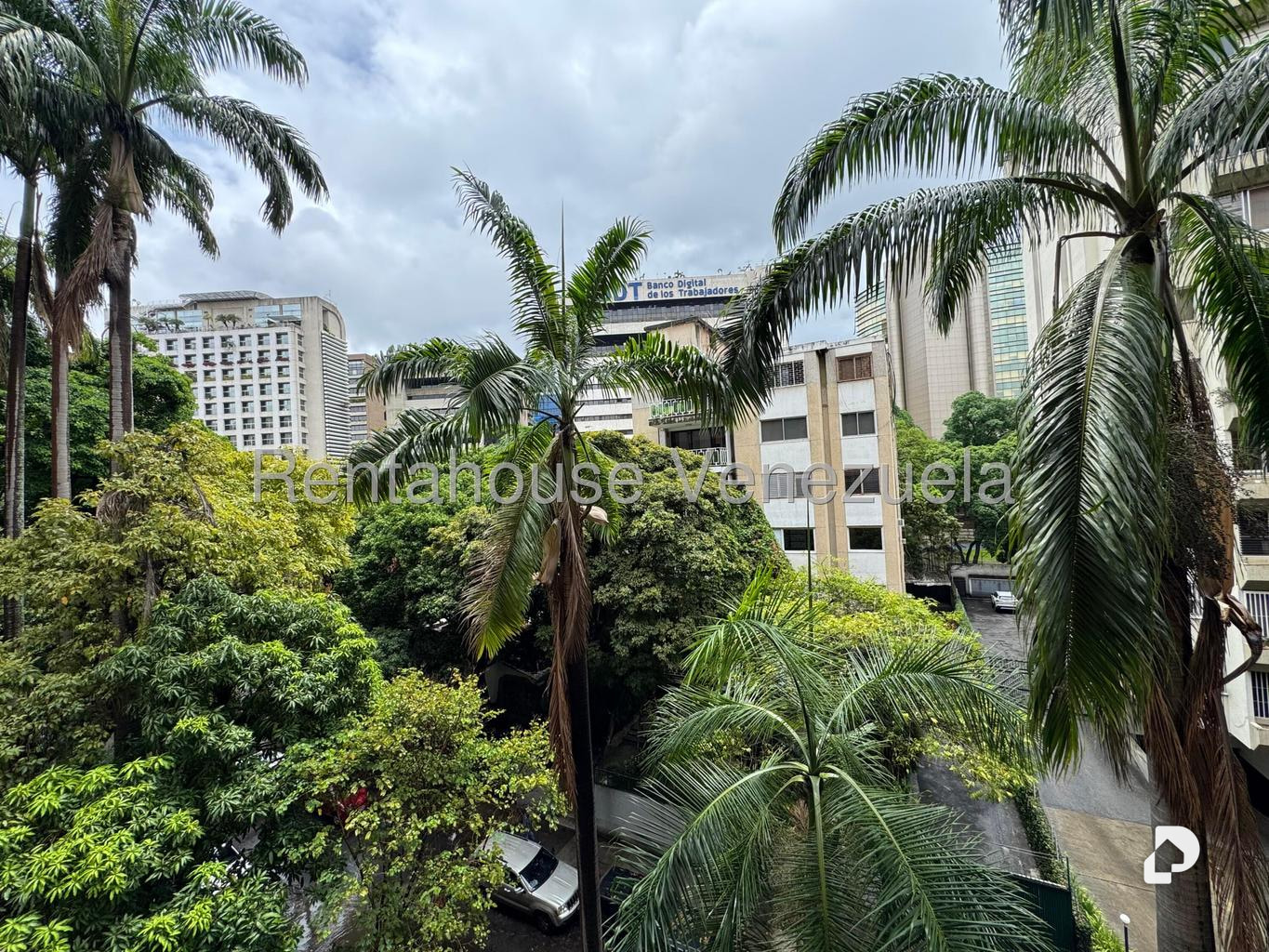 Apartamento en El Rosal, Caracas – 24