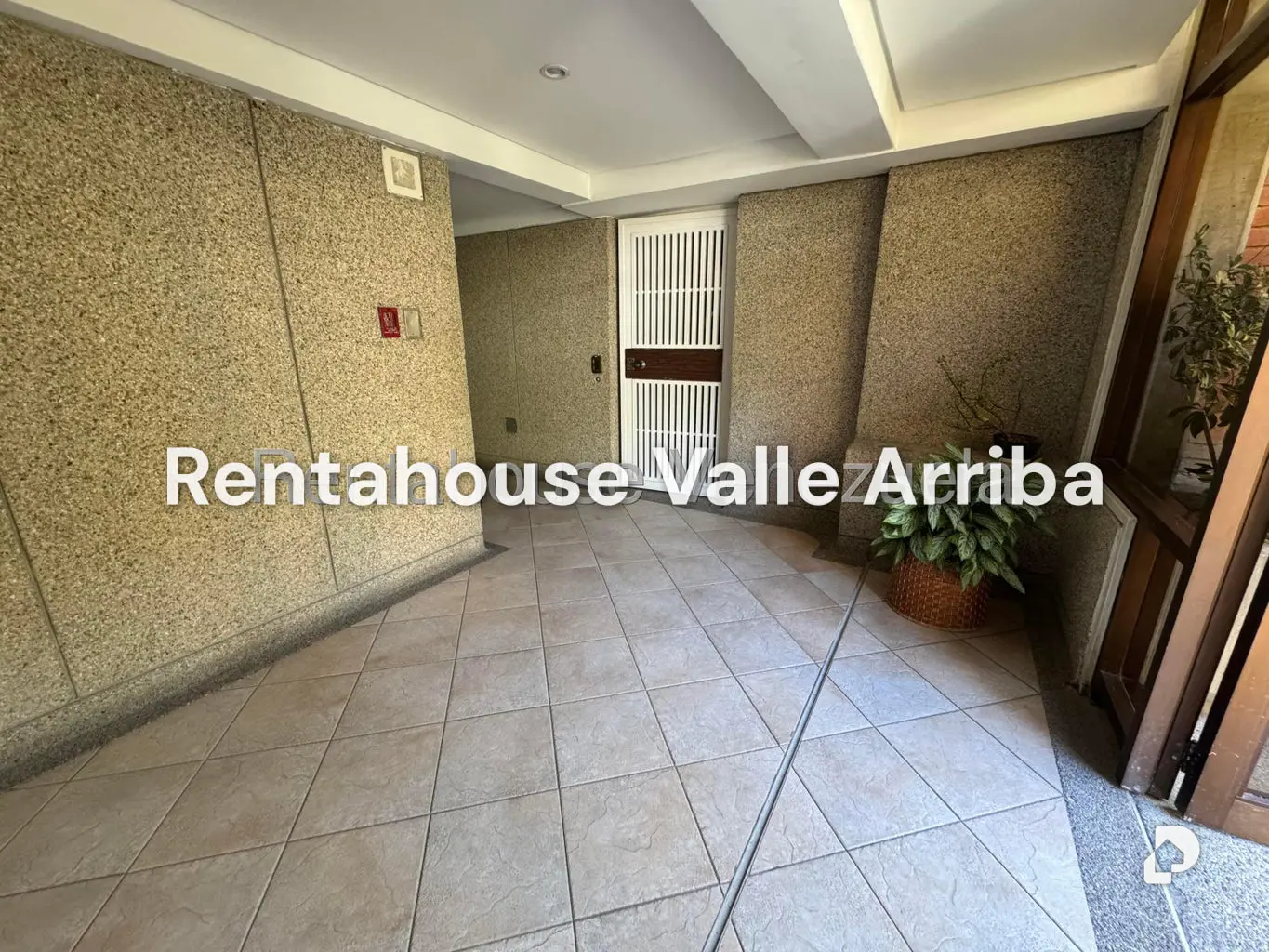 Apartamento en Las Esmeraldas, Caracas – 28