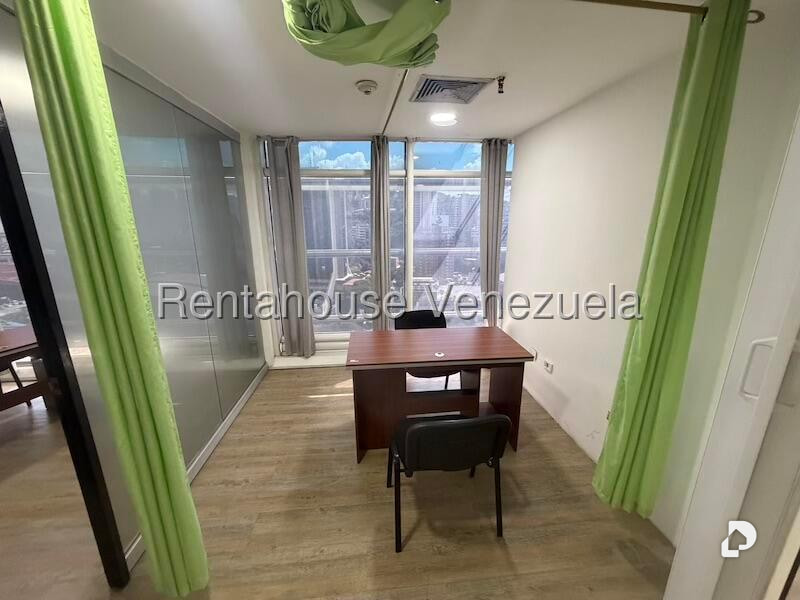 Office in El Recreo, Caracas – 13