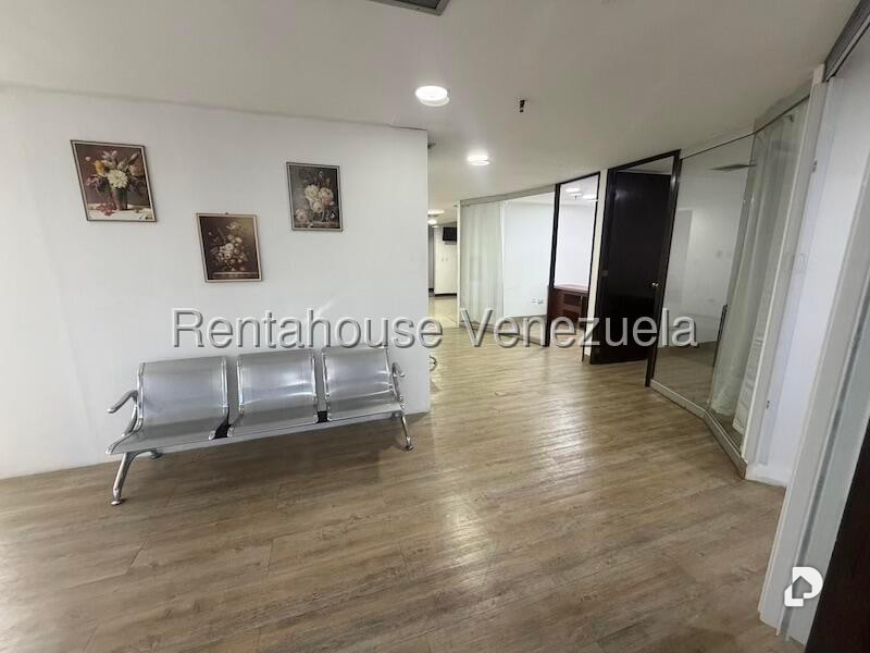 Office in El Recreo, Caracas – 17