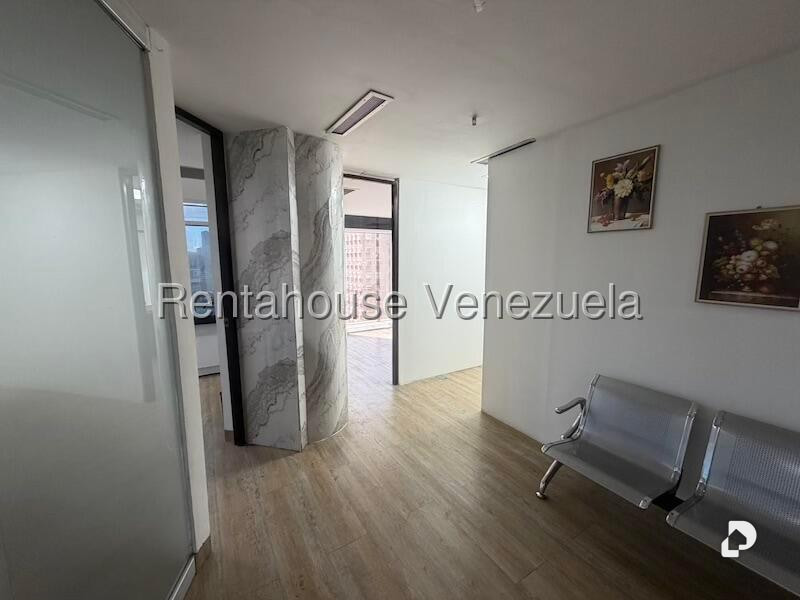 Office in El Recreo, Caracas – 18