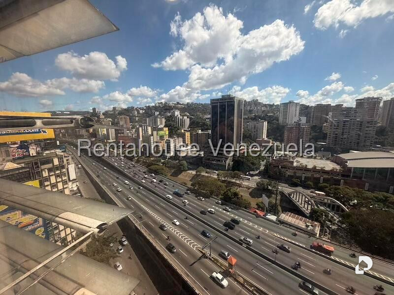 Office in El Recreo, Caracas – 16