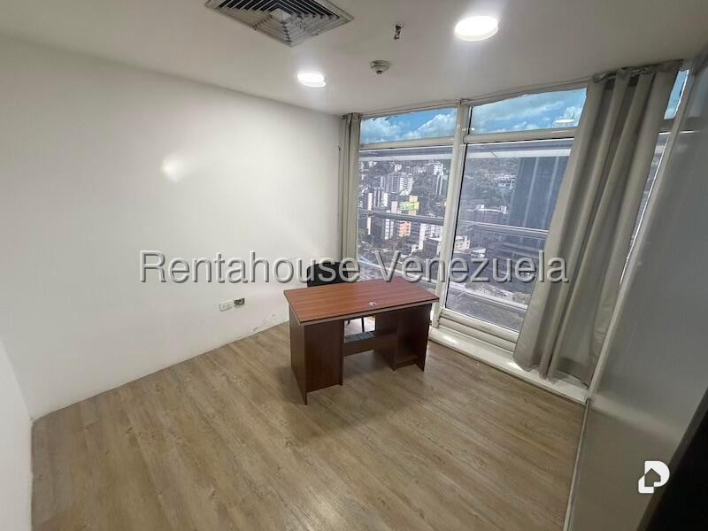 Office in El Recreo, Caracas – 12