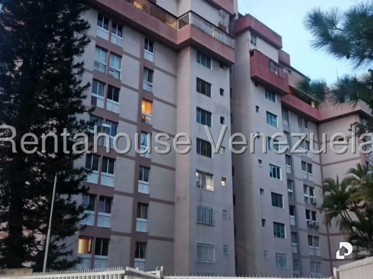 Apartamento en Colinas de Santa Mónica, Caracas – 1