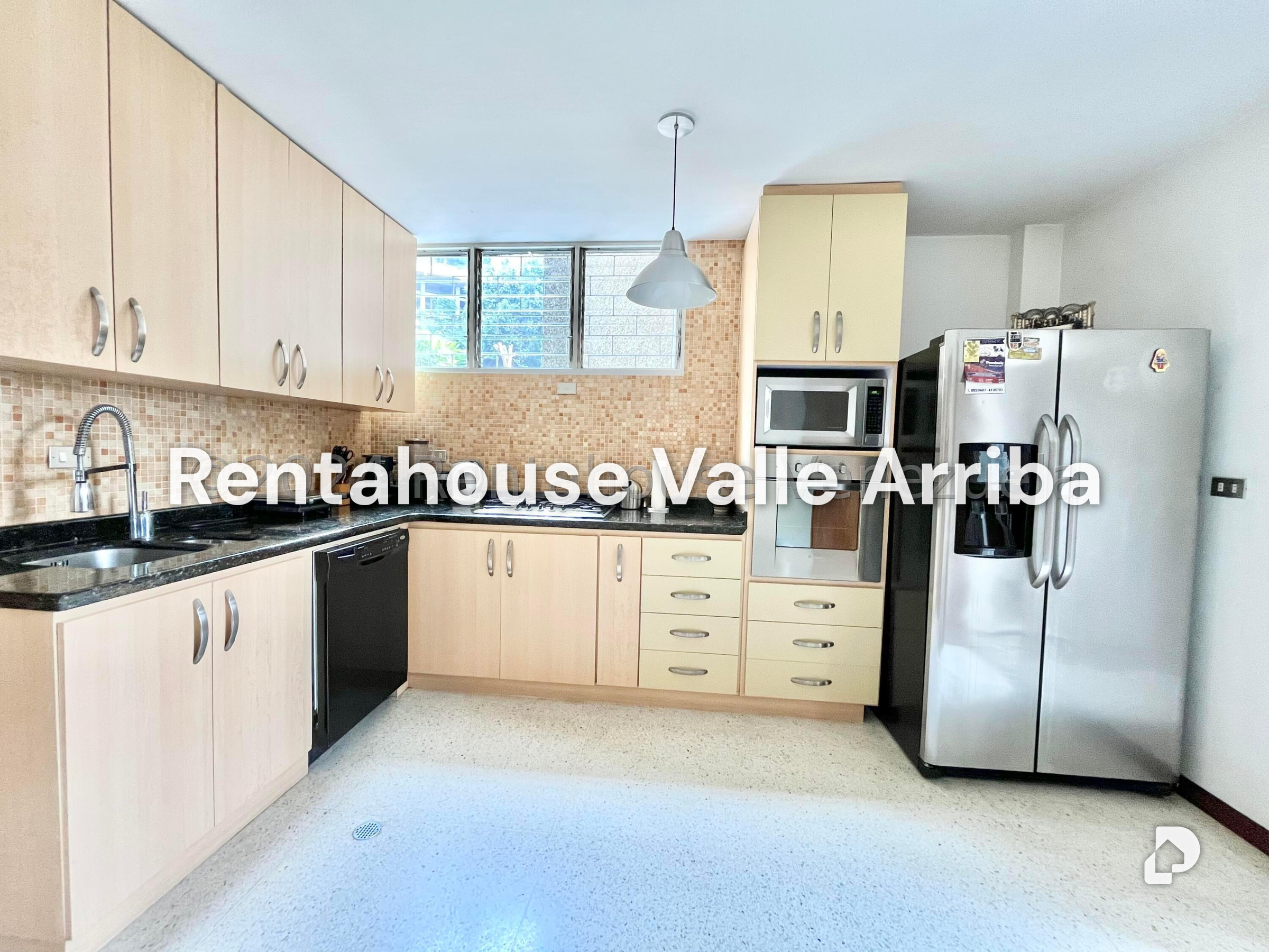 Apartamento en Las Mercedes, Caracas – 24