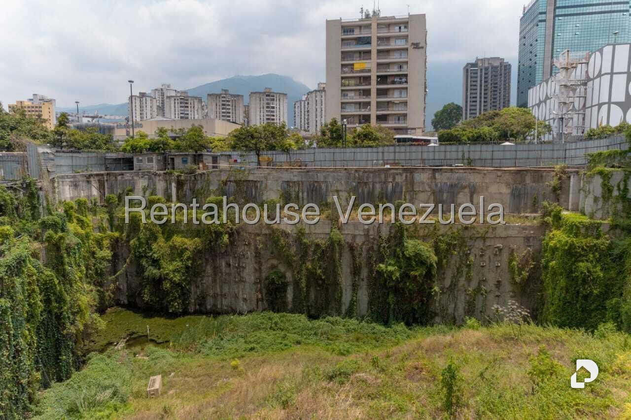 Terreno en El Rosal, Caracas – 3