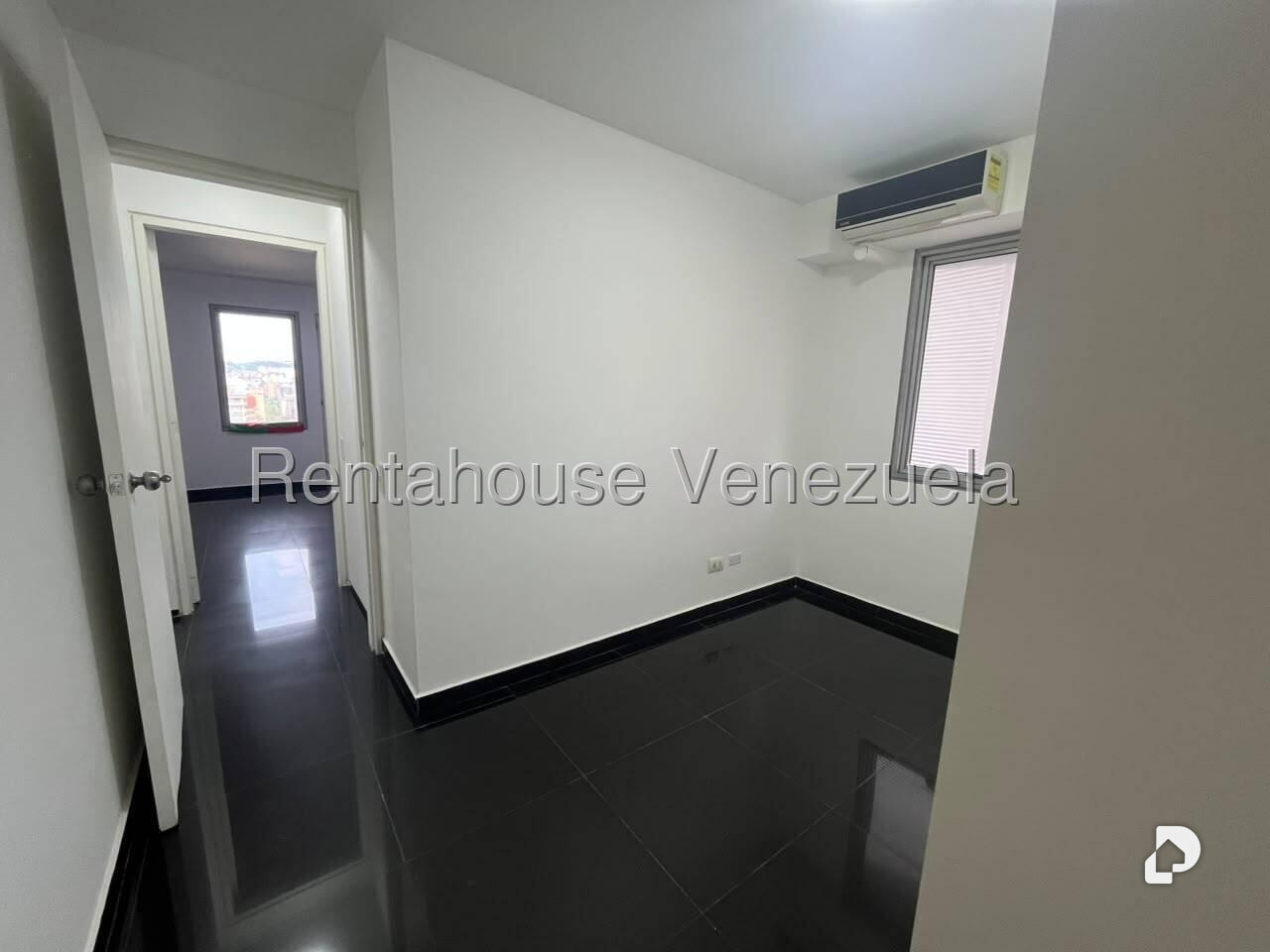 Apartamento en Los Dos Caminos, Caracas – 12