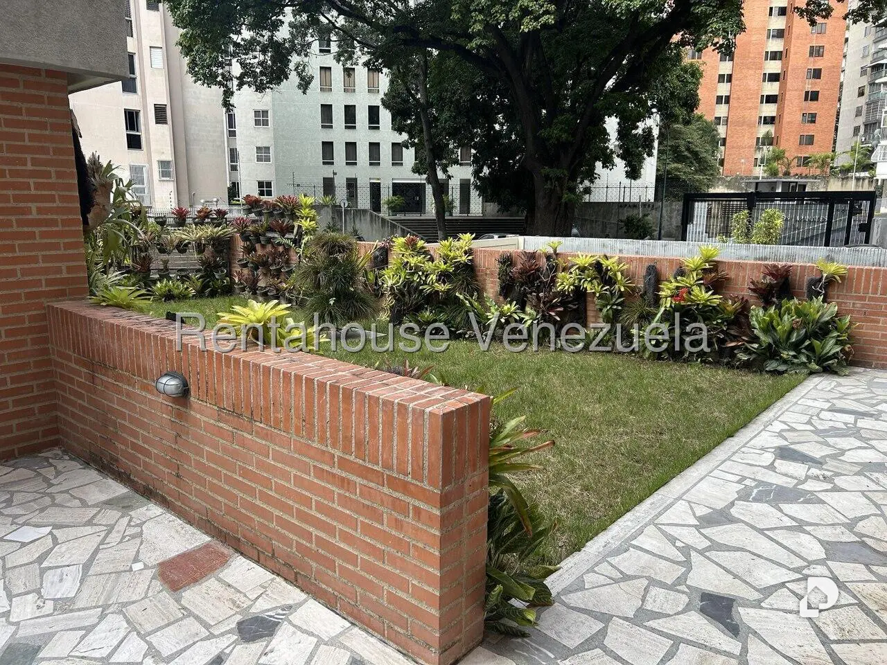 Apartamento en La Florida, Caracas – 28