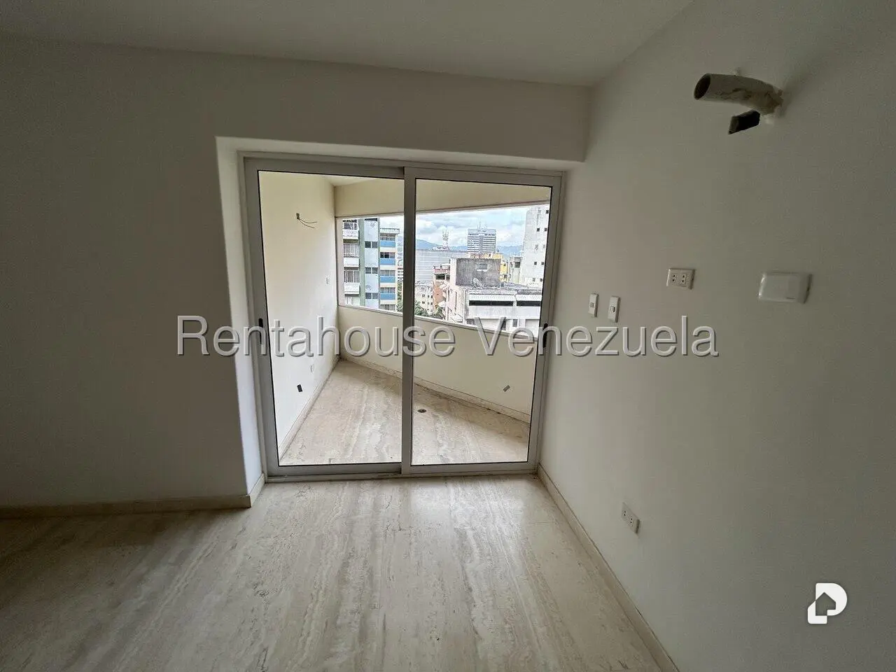 Apartamento en La Florida, Caracas – 12